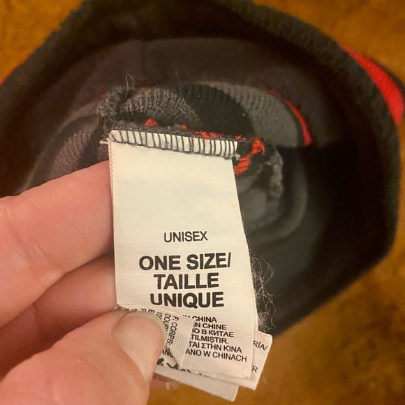 North Face Hat - Picture 3 of 3